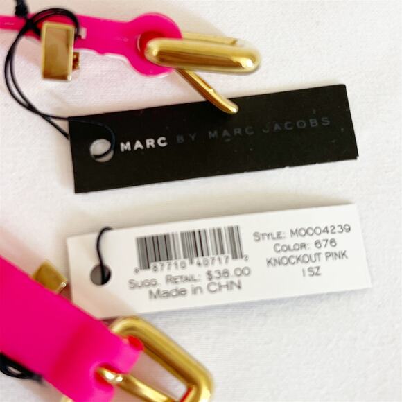 MARC JACOBS Bundle of Two Knockout Pink Silicone Bracelets With Buckle NWT - Picture 5 of 7